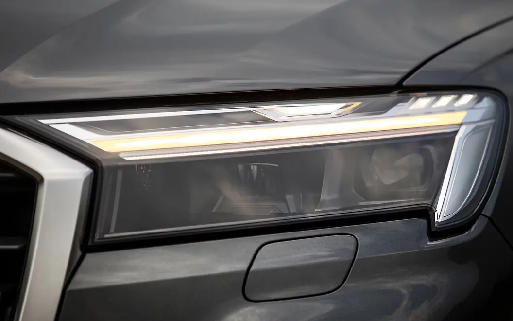 Audi Q7 Turn Indicators