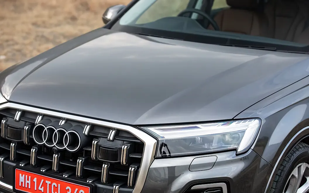 Audi Q7 Bonnet