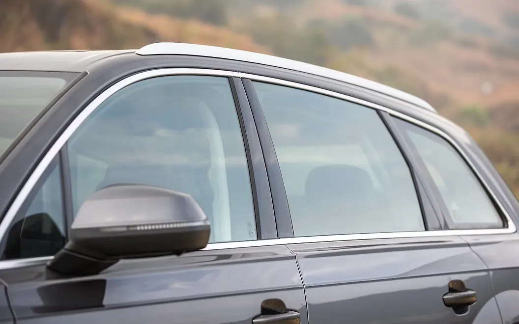 Audi Q7 Side Top