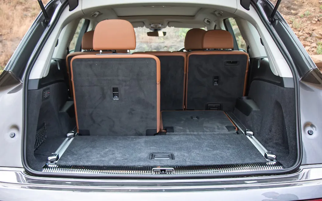Audi Q7 Bootspace with Split Seat Folded