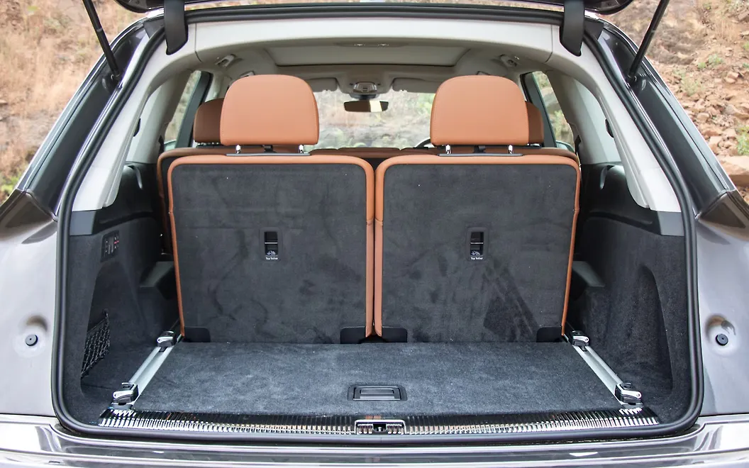 Audi Q7 Bootspace