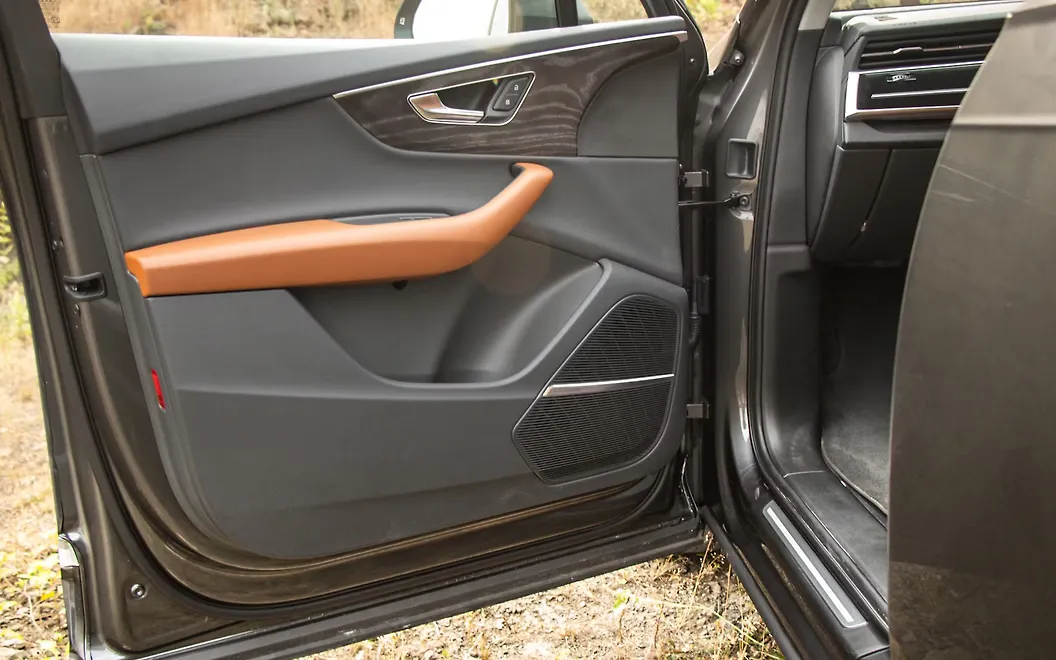 Audi Q7 Front Passenger Door