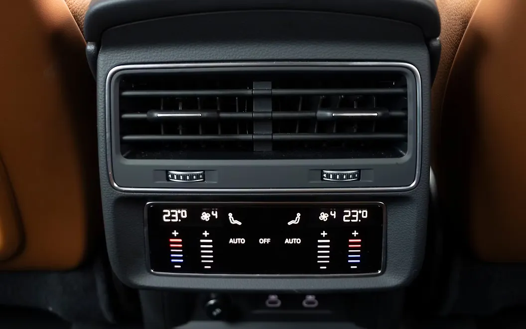 Audi Q7 Rear AC Controls