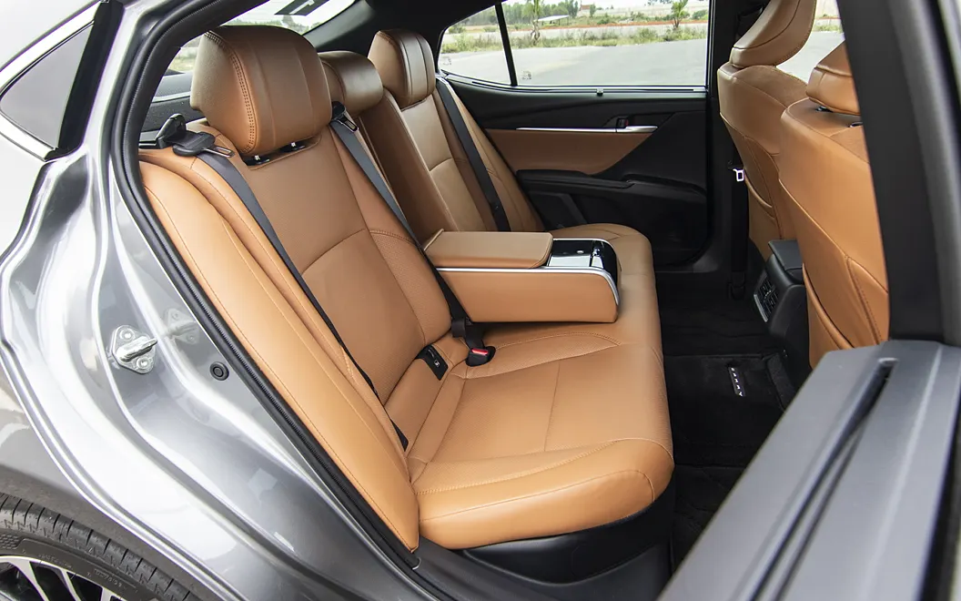 Toyota Camry Arm Rest in Rear Passenger Seats