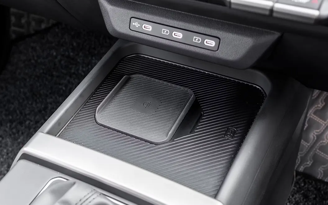 Kia Seltos USB / Charging Port