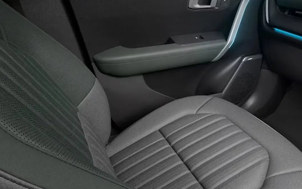 Kia Seltos Front Seats