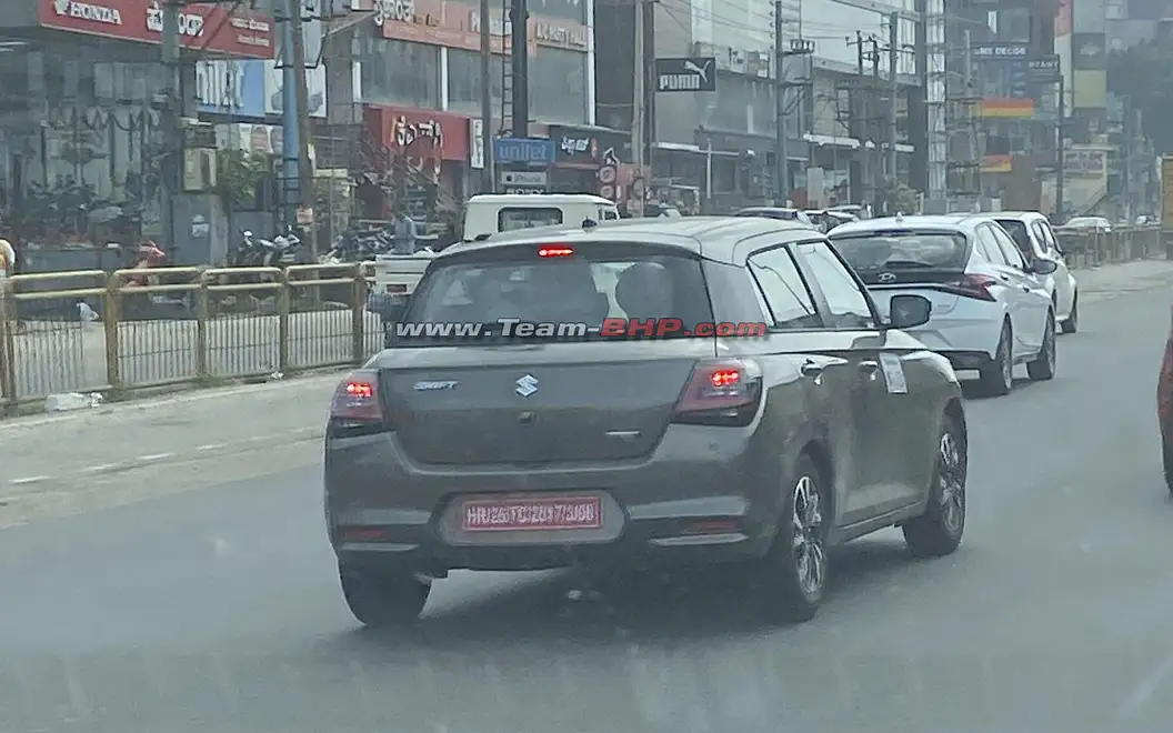 Maruti Suzuki Swift Right Rear View