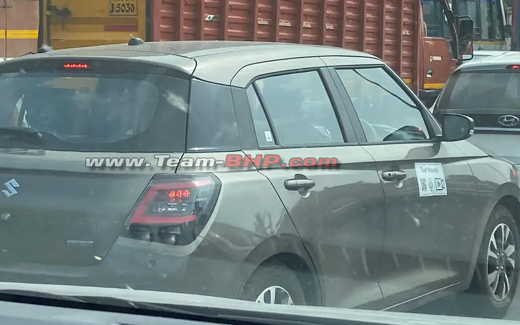 Maruti Suzuki Swift Right View