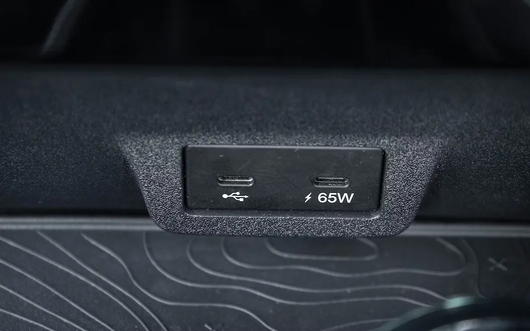 Tata Sierra USB / Charging Port