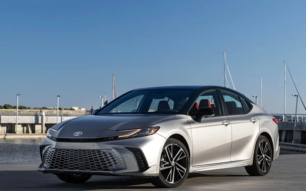 Toyota Camry Front Right View