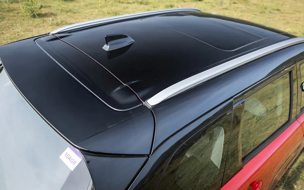 Maruti Suzuki Victoris Roof