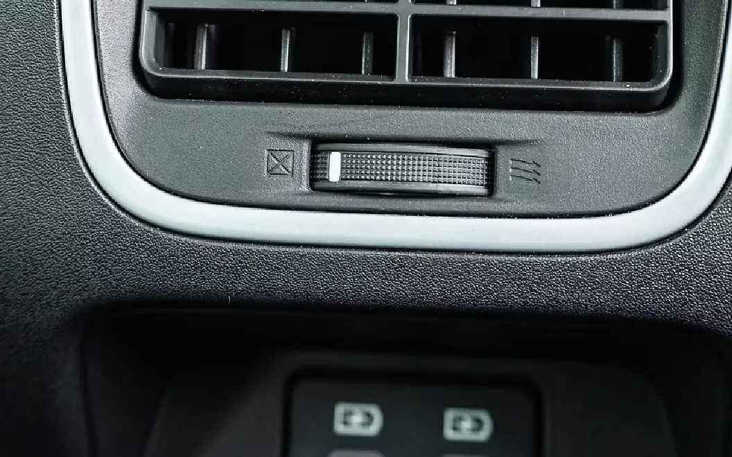 Maruti Suzuki Victoris Rear AC Controls