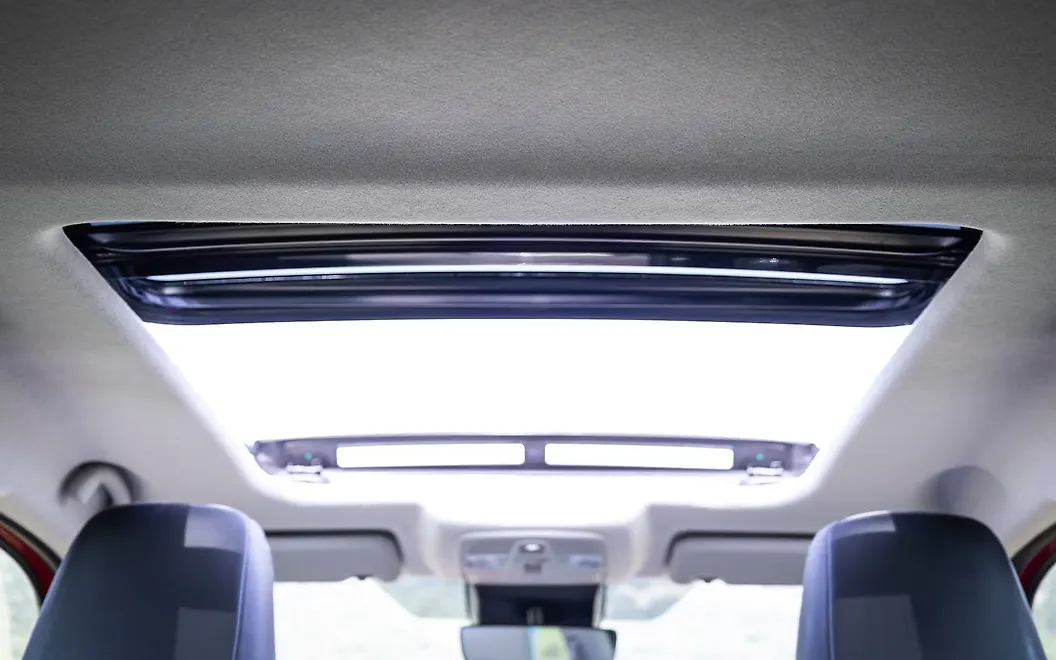 Maruti Suzuki Victoris Sunroof