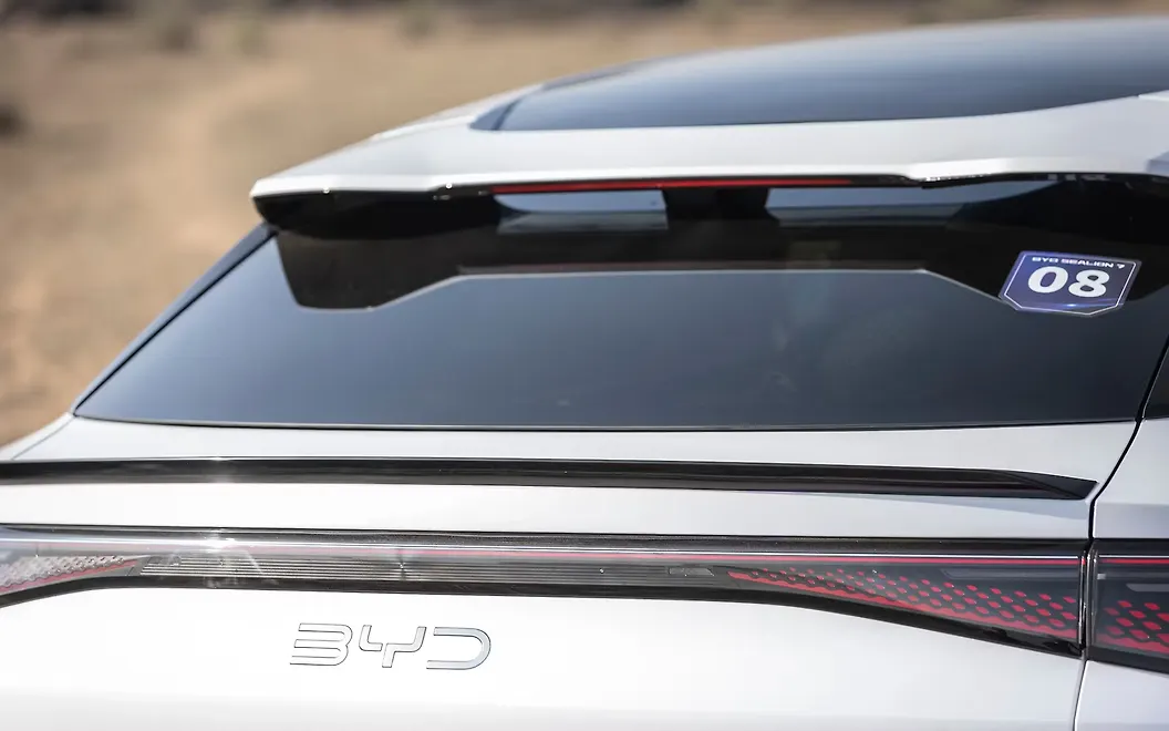 BYD Sealion 7 Rear Windscreen