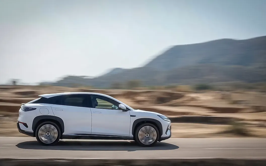 BYD Sealion 7 Right View