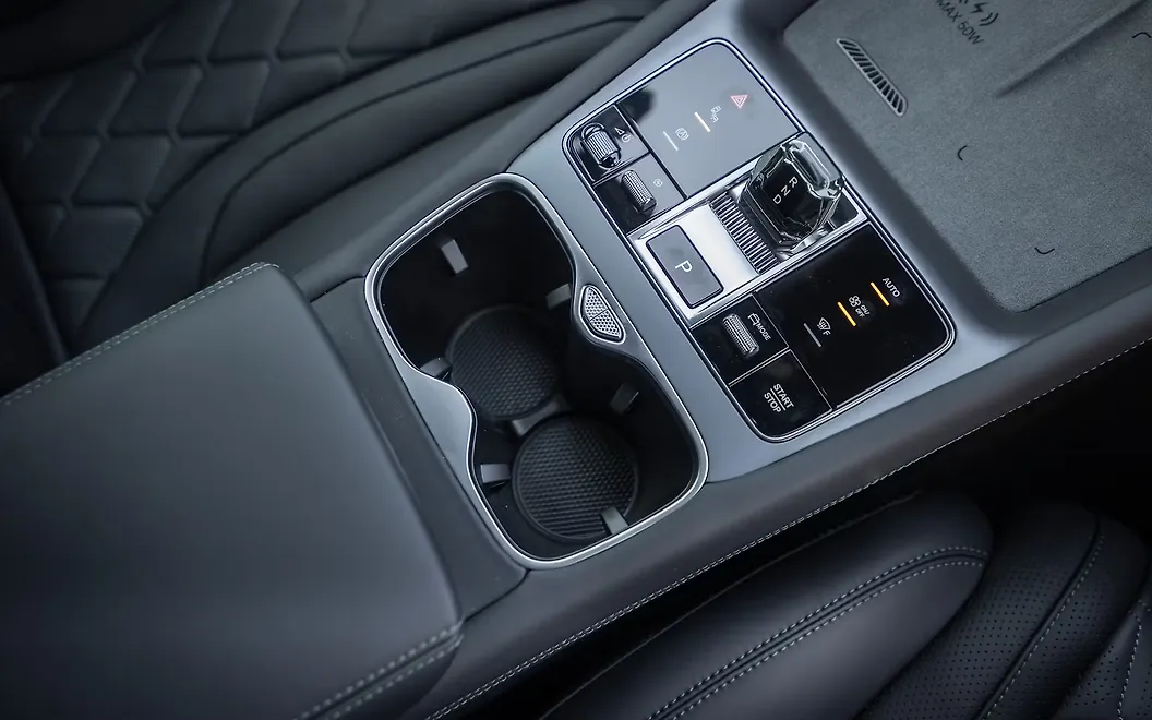 BYD Sealion 7 Gear Shifter