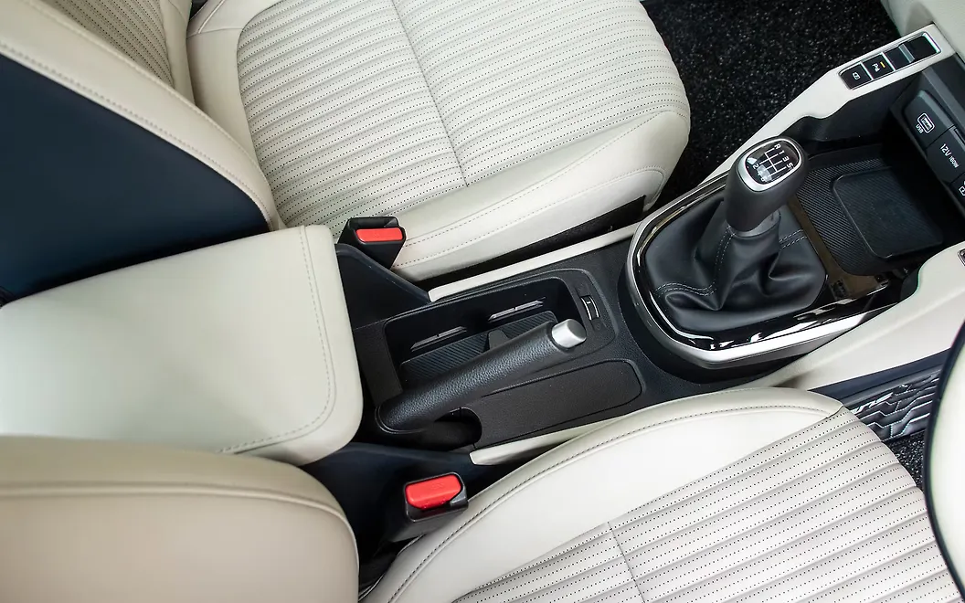 Kia Carens Clavis Storage