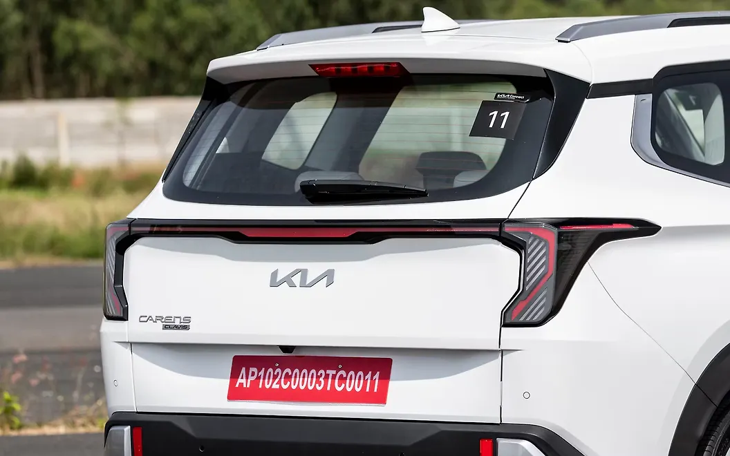 Kia Carens Clavis Back View
