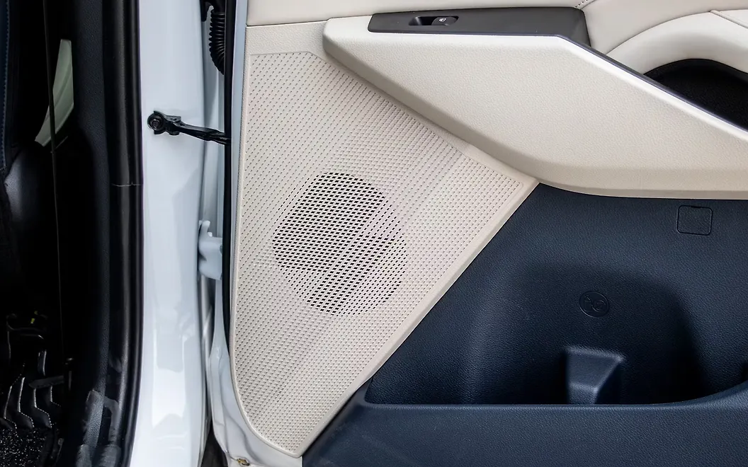 Kia Carens Clavis Rear Speakers