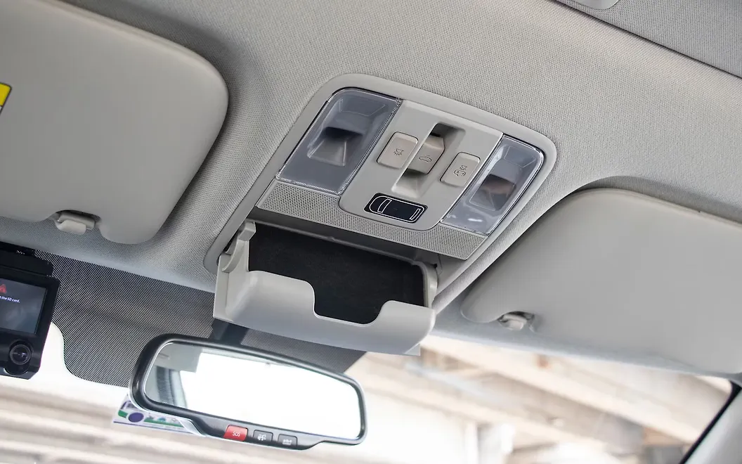 Kia Carens Clavis Cabin Light