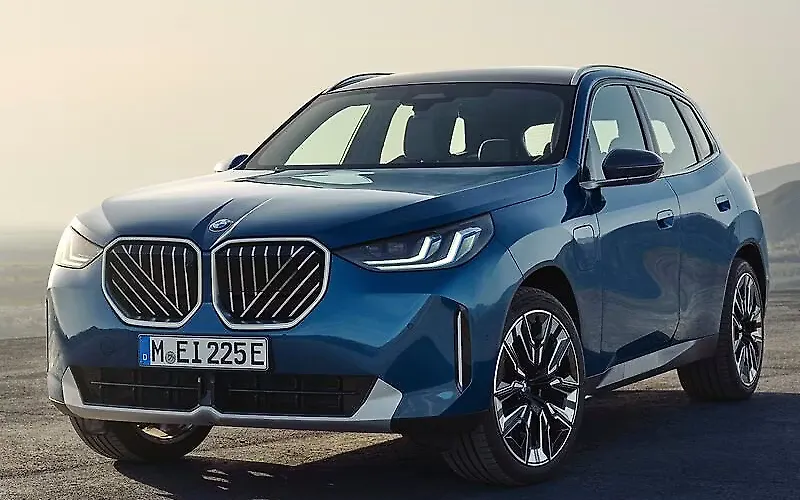 BMW X3 Front Left View