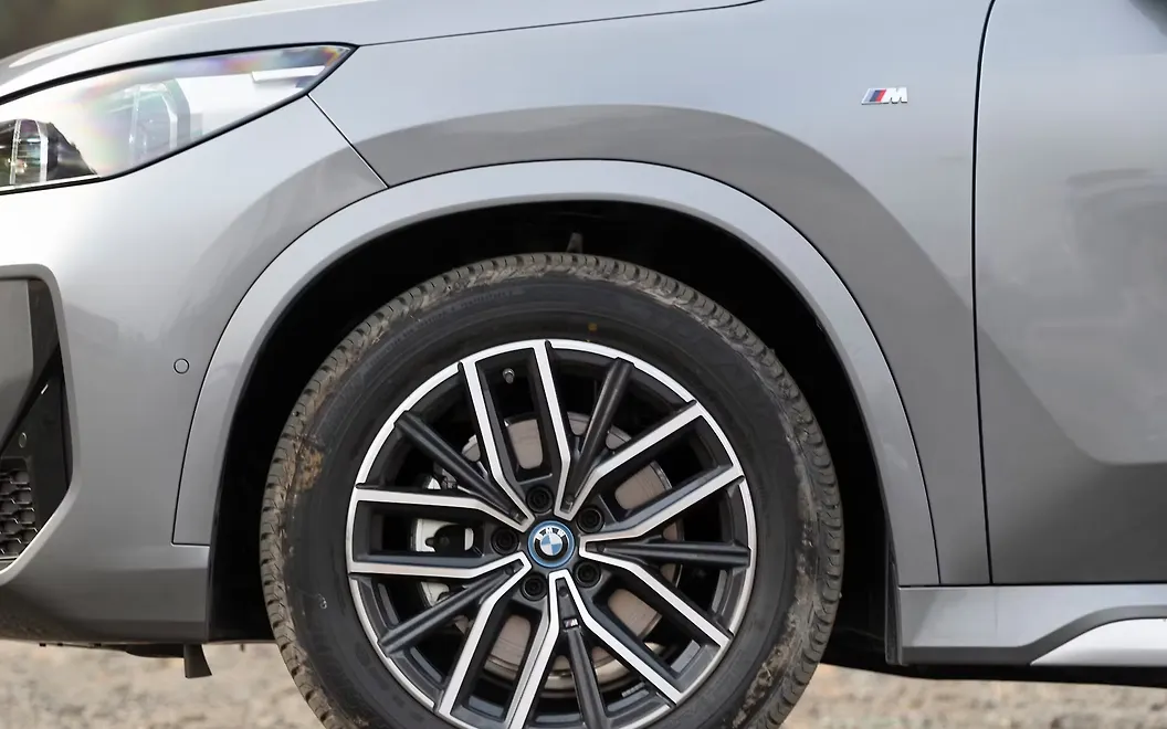 BMW iX1 LWB Front Wheel