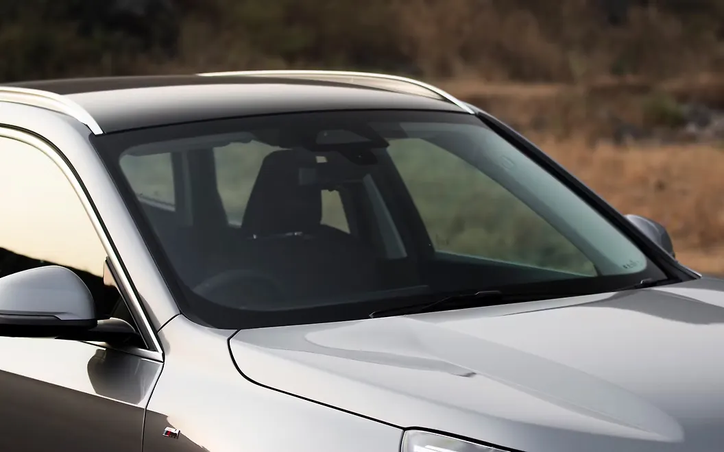 BMW iX1 LWB Front Windscreen