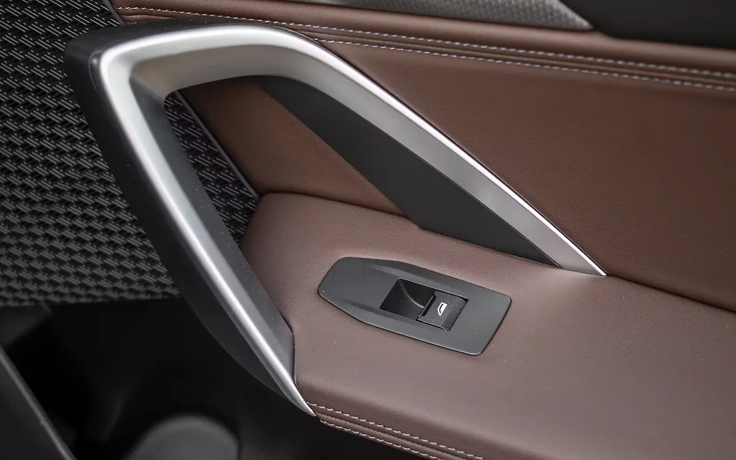 BMW iX1 LWB Passenger Window Controls
