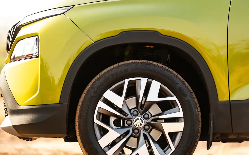 Skoda Kylaq Front Left View