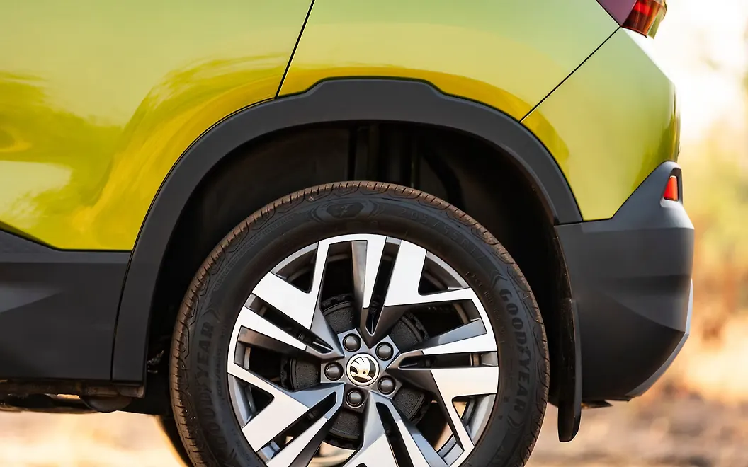 Skoda Kylaq Left View