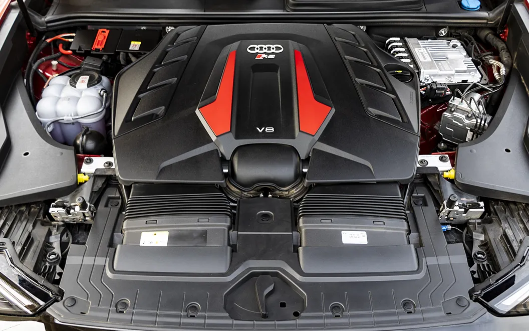 Audi RS Q8 Performance Engine