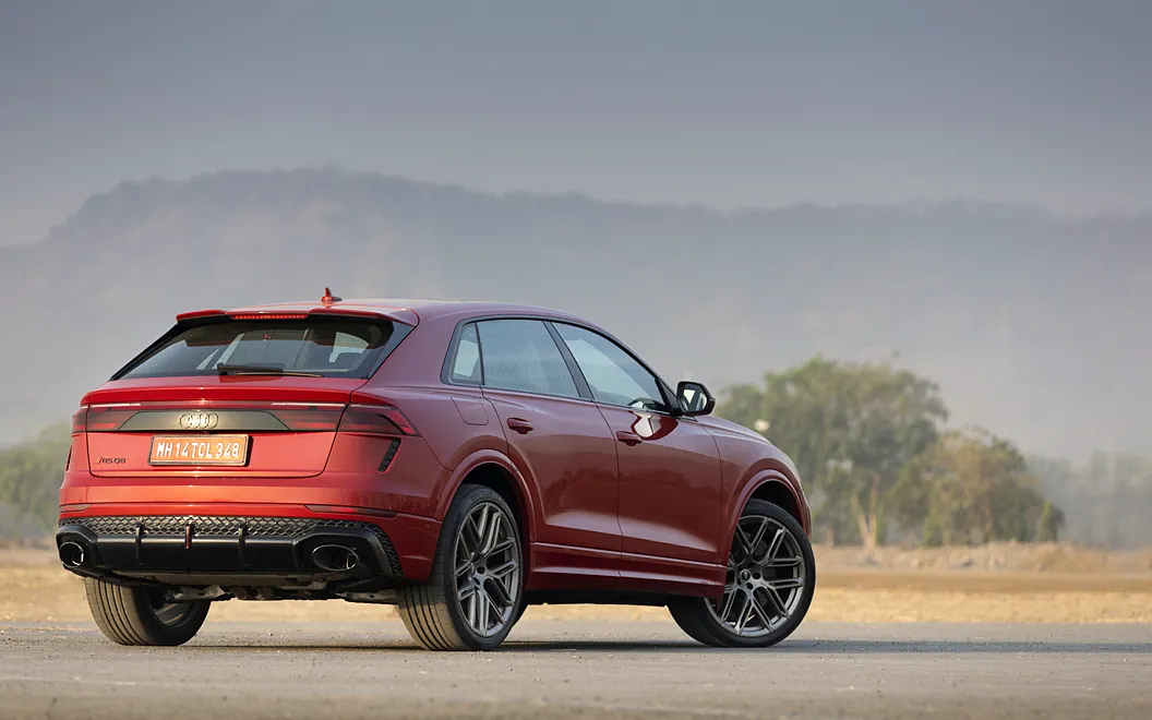 Audi RS Q8 Performance Right Rear View