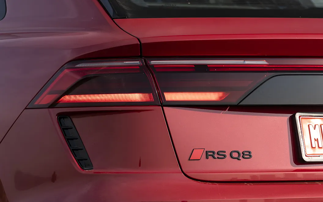 Audi RS Q8 Performance Tail Light