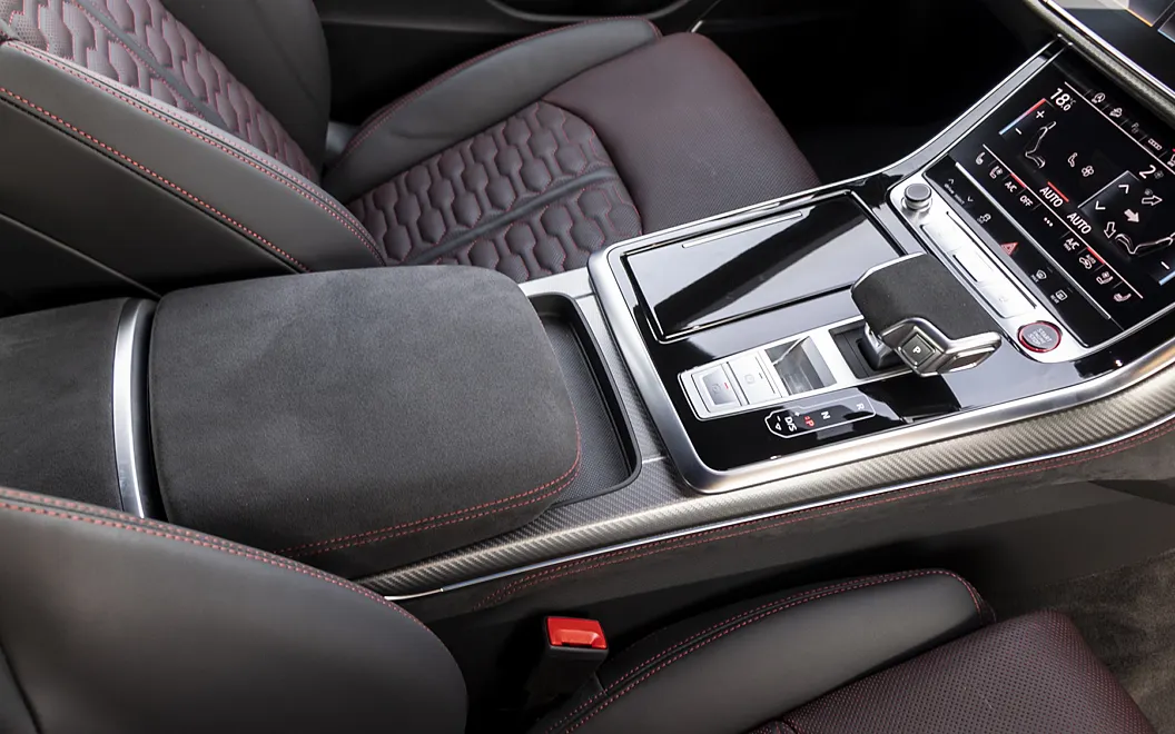 Audi RS Q8 Performance Storage