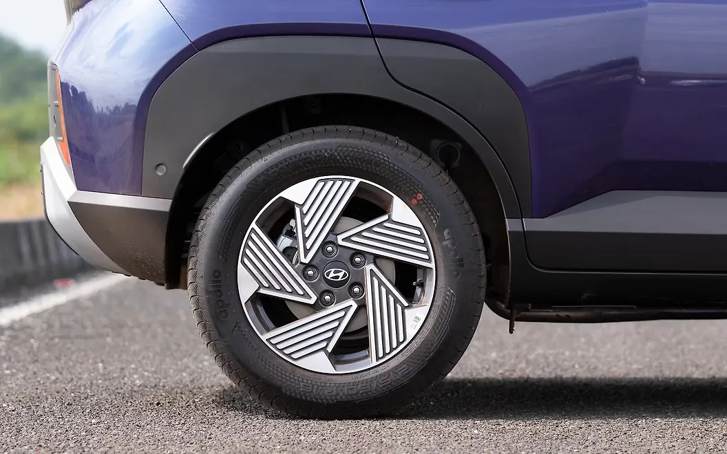 Hyundai Venue Rear Wheel