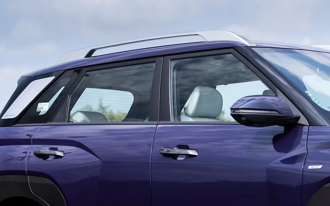 Hyundai Venue Side Top