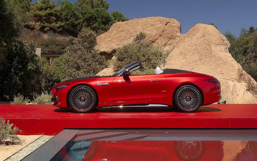 Mercedes-Benz Maybach SL 680 Left View