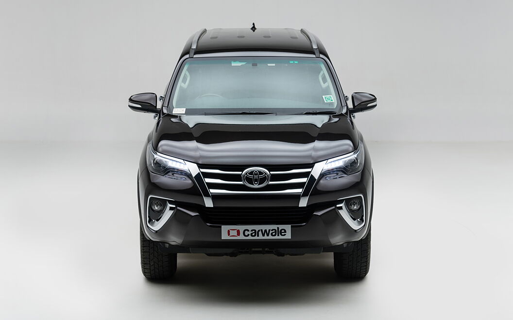 Toyota Fortuner [2016-2021] Front View