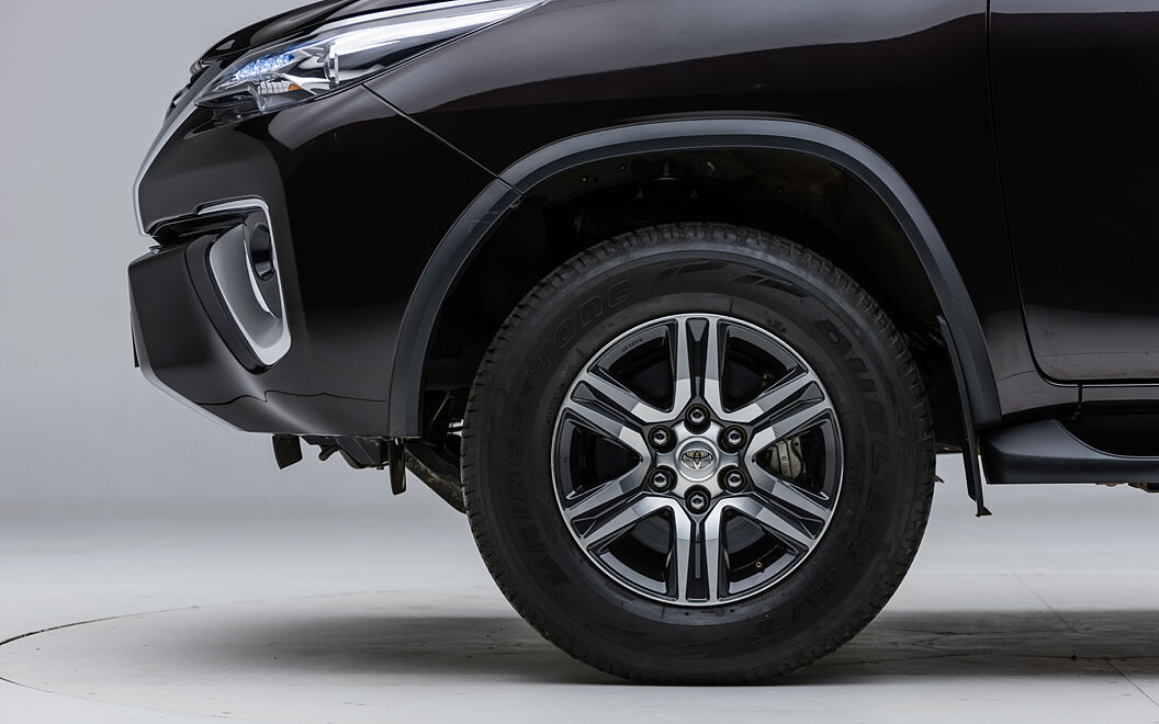 Toyota Fortuner [2016-2021] Tyre