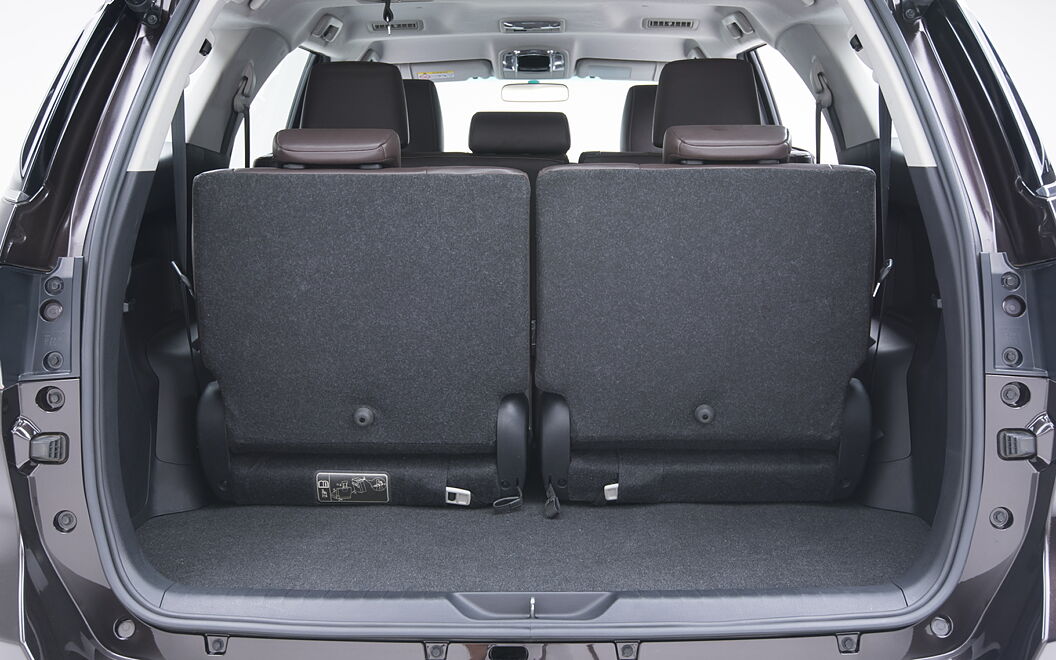 Toyota Fortuner [2016-2021] Bootspace