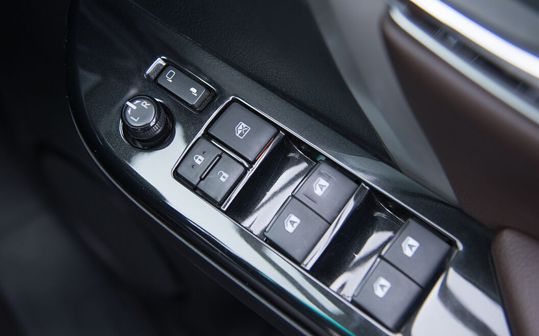 Toyota Fortuner [2016-2021] Driver Window Controls