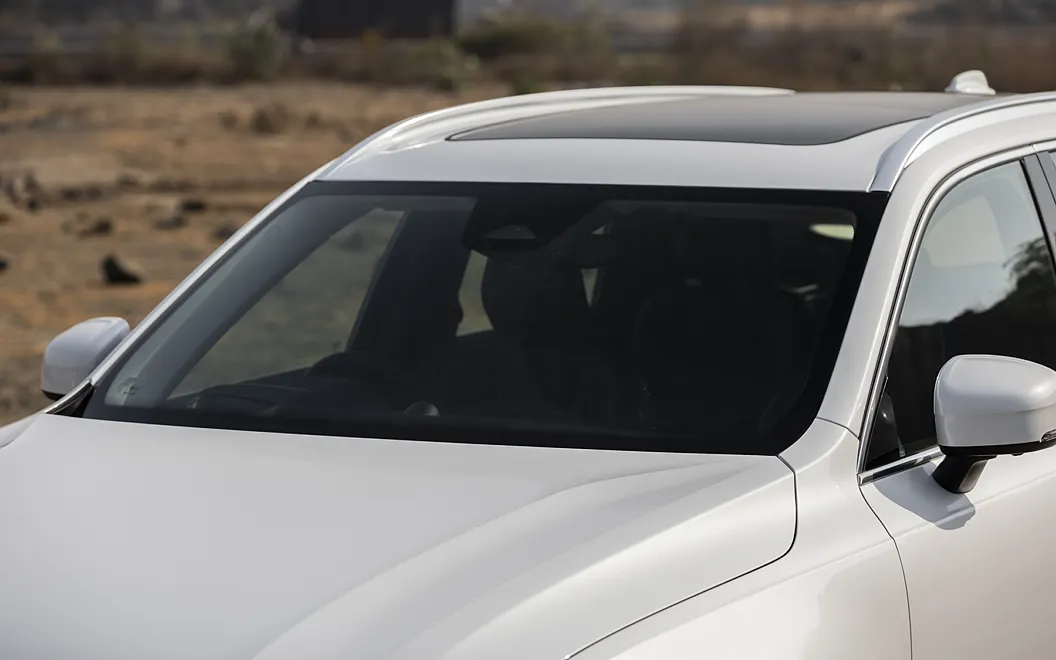 Volvo XC90 Front Windscreen