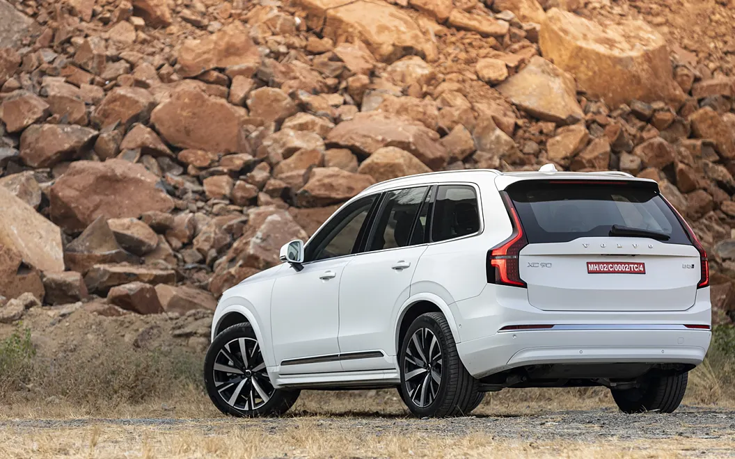 XC90 Rear Left View