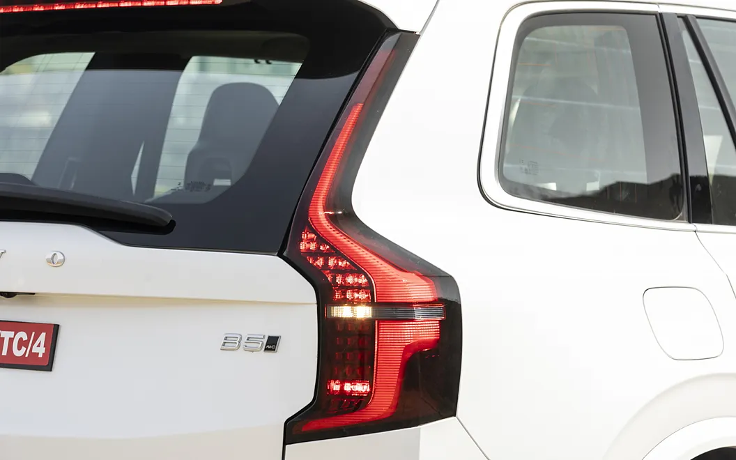 Volvo XC90 Tail Light