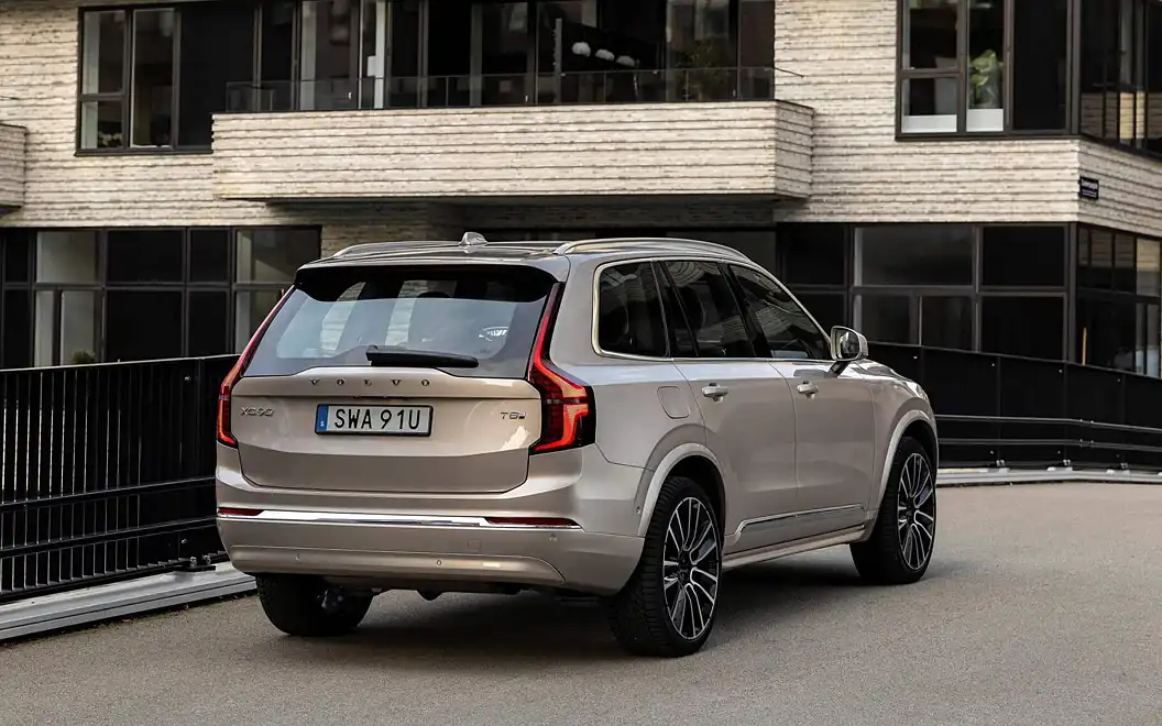 Volvo XC90 Rear View