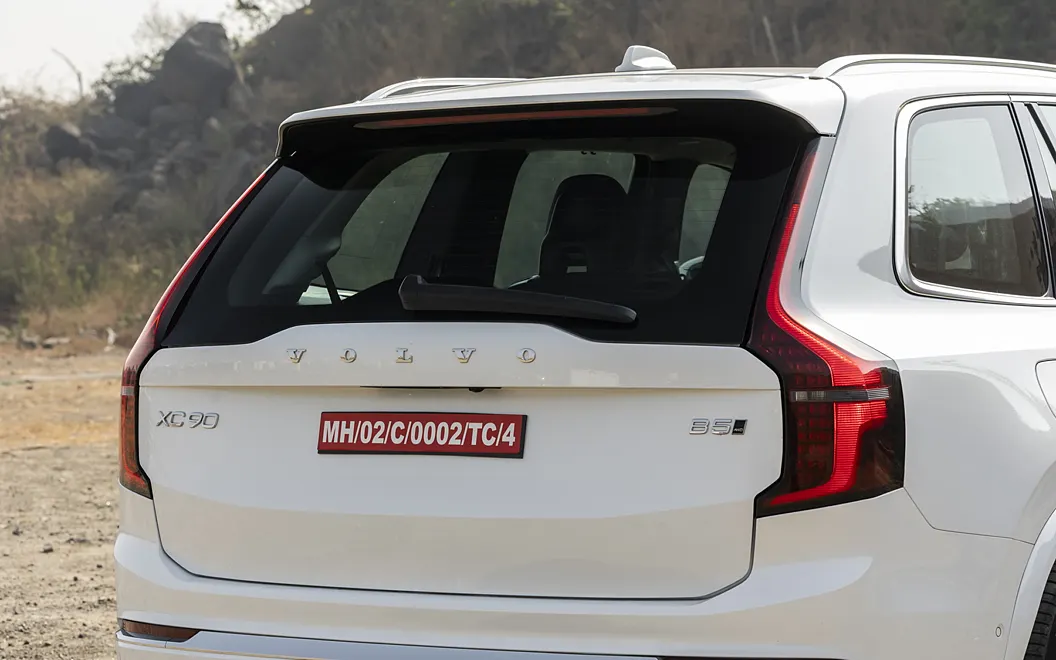 Volvo XC90 Back View