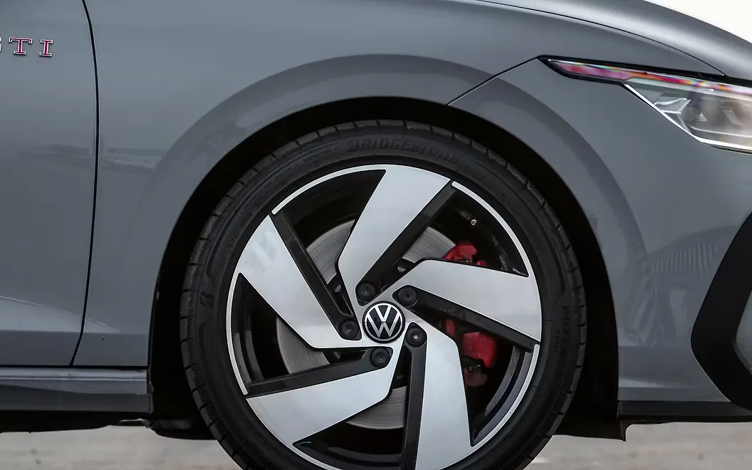 Volkswagen Golf GTI Front Wheel