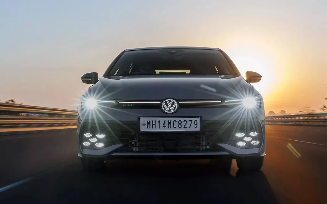 Volkswagen Golf GTI Head Light