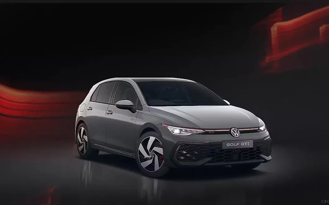 Volkswagen Golf GTI Front Right View