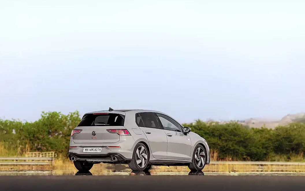 Volkswagen Golf GTI Right Rear View